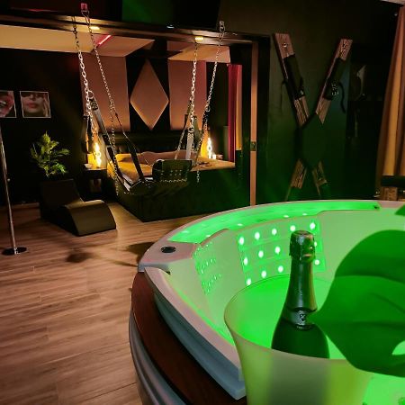 La Loveroom Bdsm De Nice " La Chambre Luxe Des Desirs " Dış mekan fotoğraf