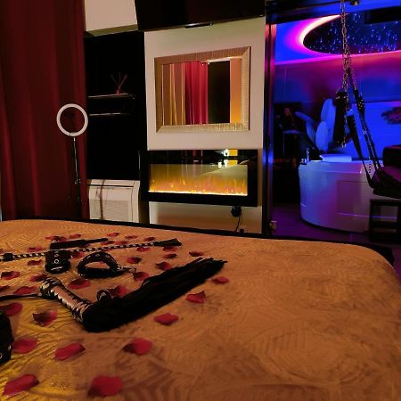 La Loveroom Bdsm De Nice " La Chambre Luxe Des Desirs " Dış mekan fotoğraf
