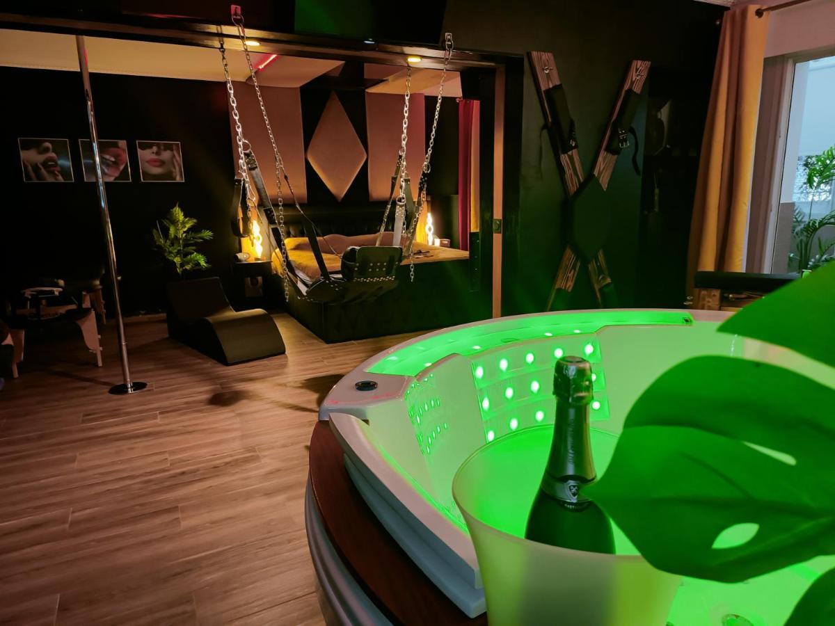 La Loveroom Bdsm De Nice " La Chambre Luxe Des Desirs " Dış mekan fotoğraf
