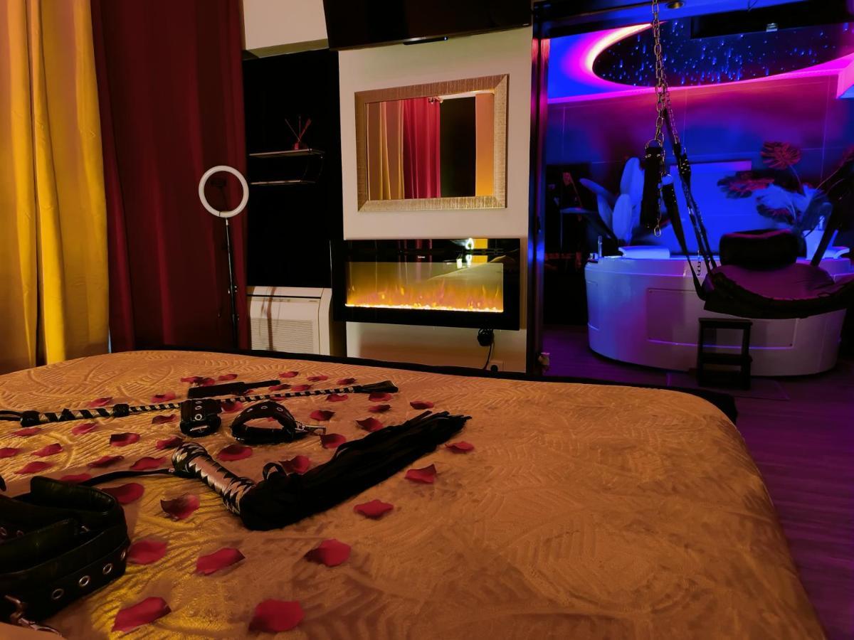 La Loveroom Bdsm De Nice " La Chambre Luxe Des Desirs " Dış mekan fotoğraf