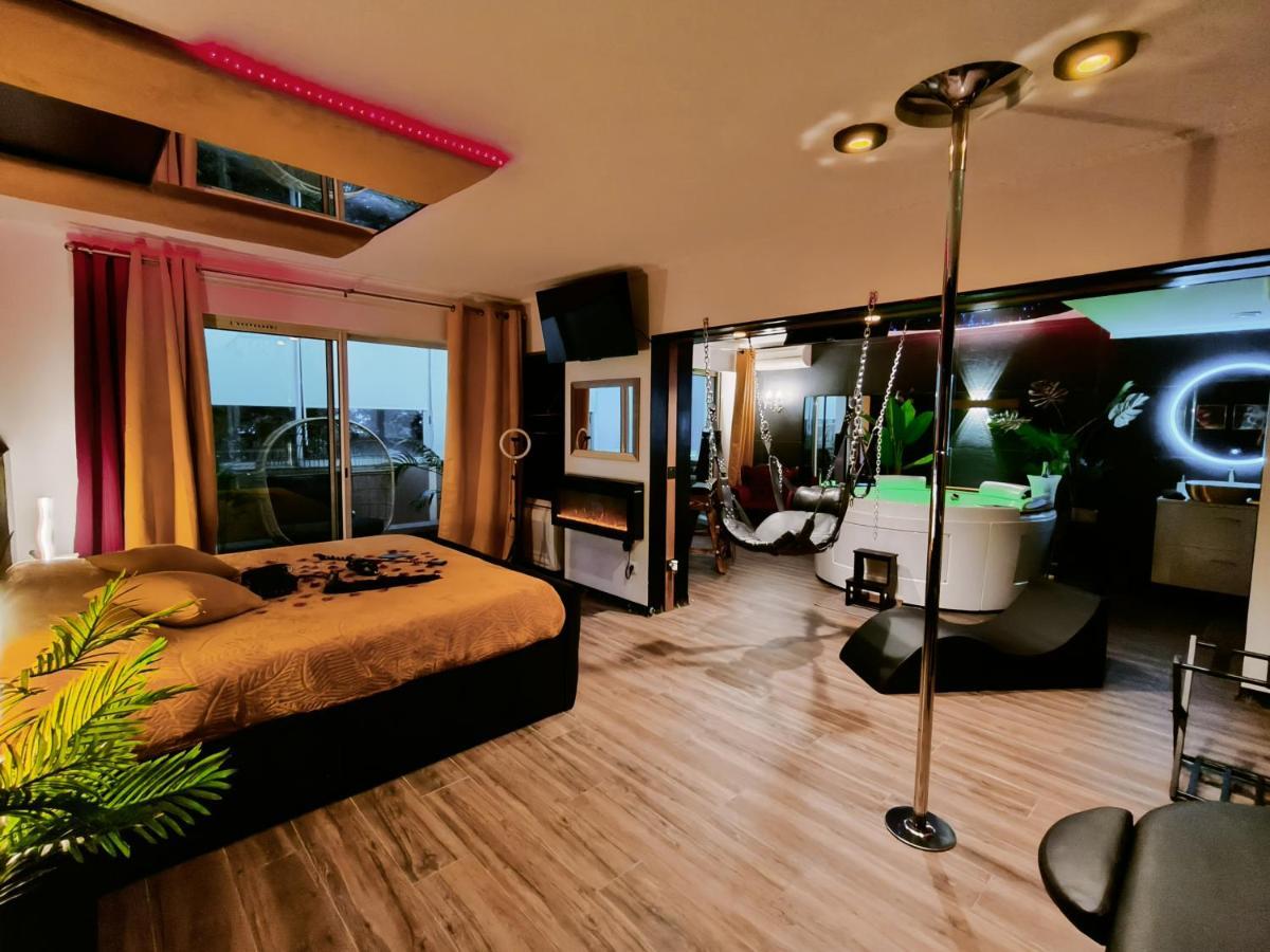 La Loveroom Bdsm De Nice " La Chambre Luxe Des Desirs " Dış mekan fotoğraf